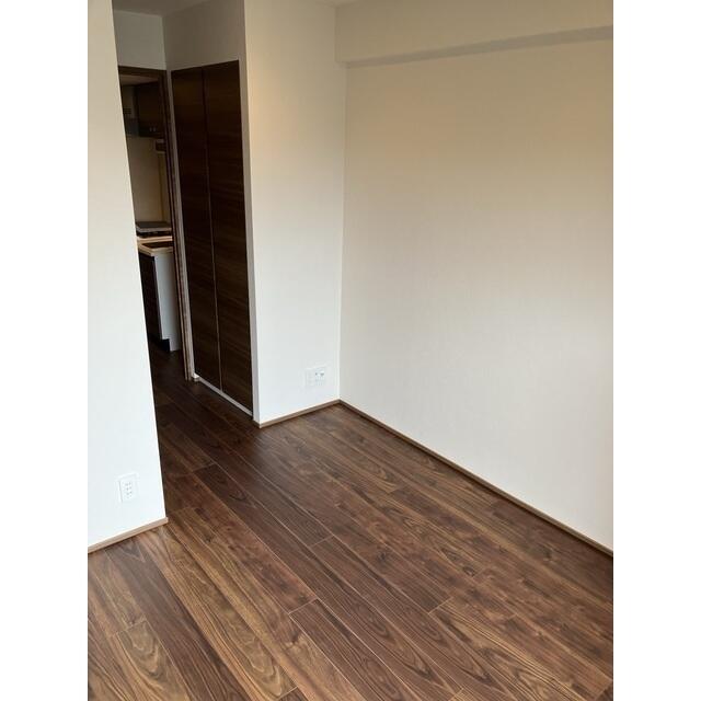 151000