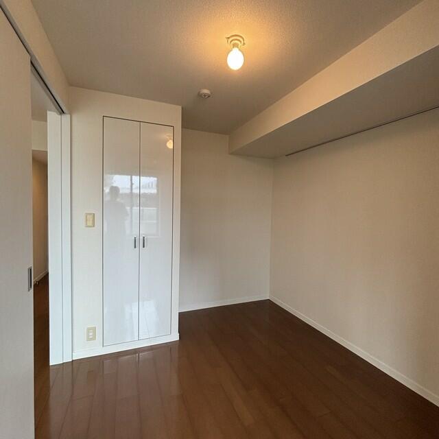 362000