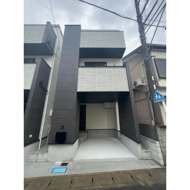 235000