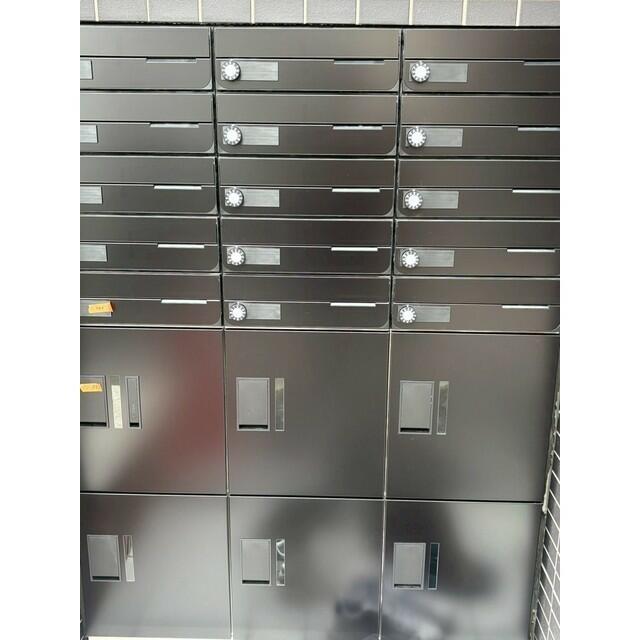 218000
