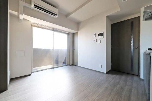 149000