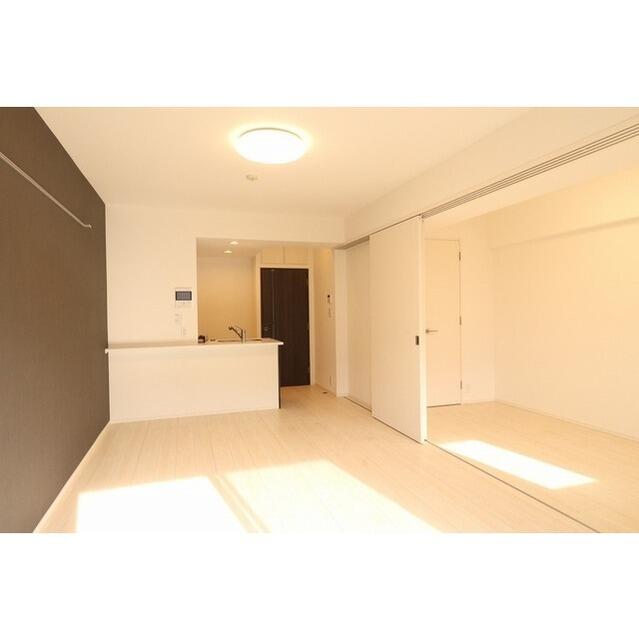 185000