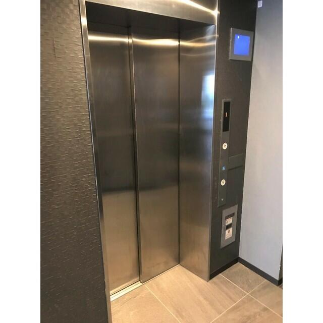 147000