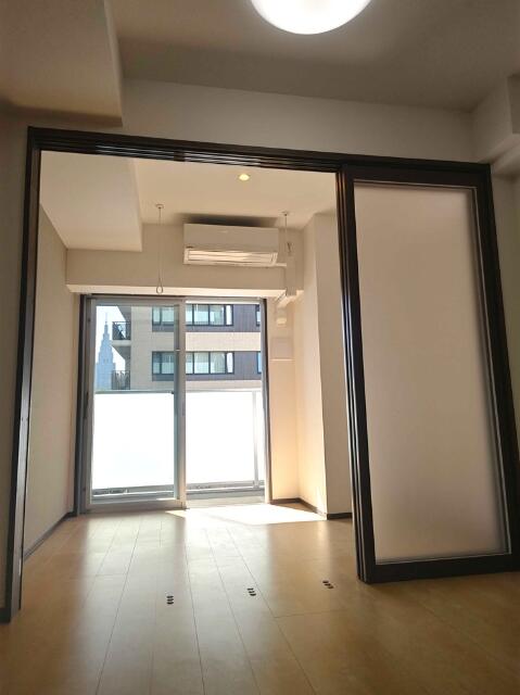 173000