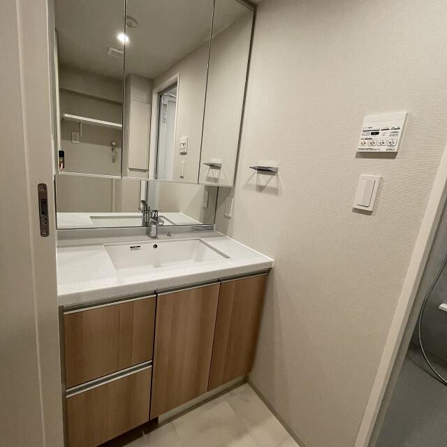 214000