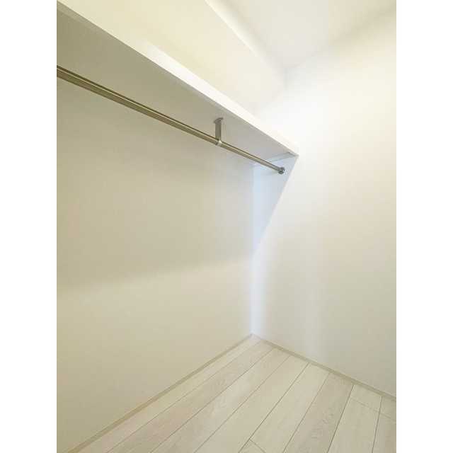209000