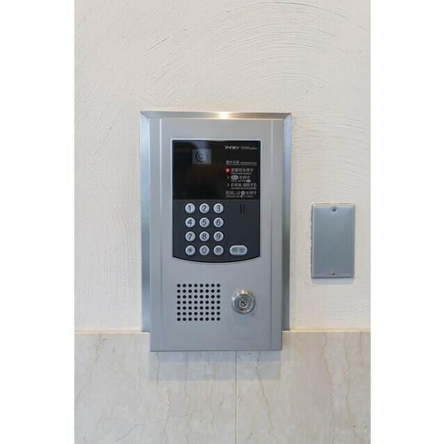 235000