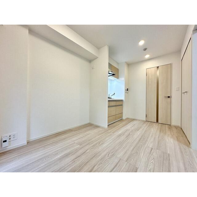 147000