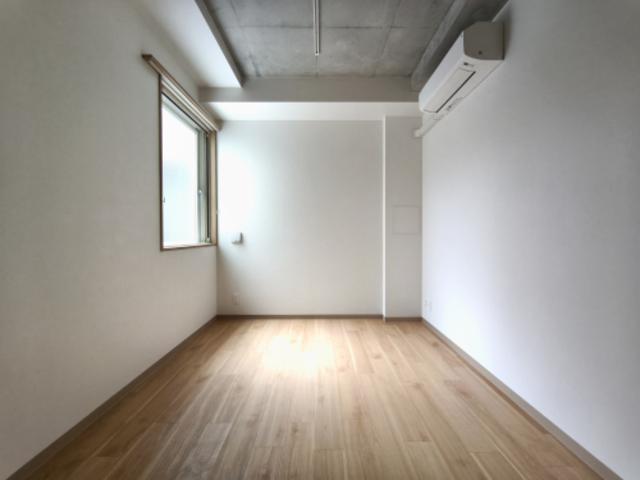 205000