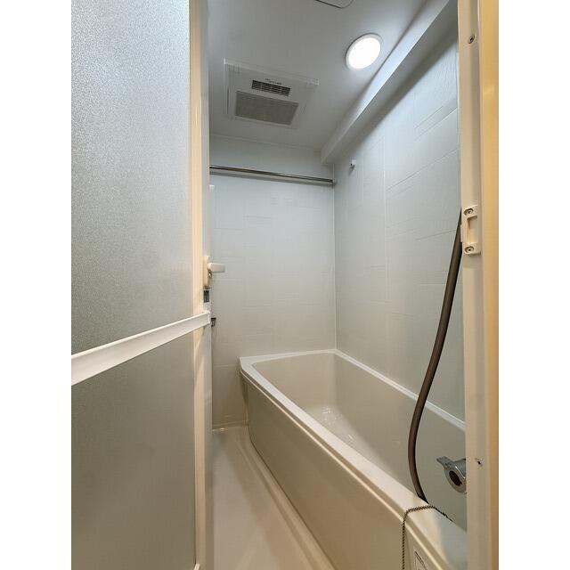 166000