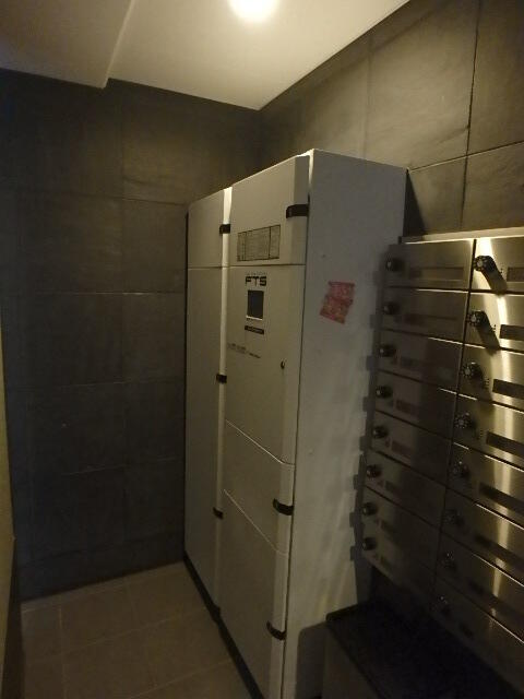 360000