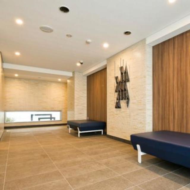 221000