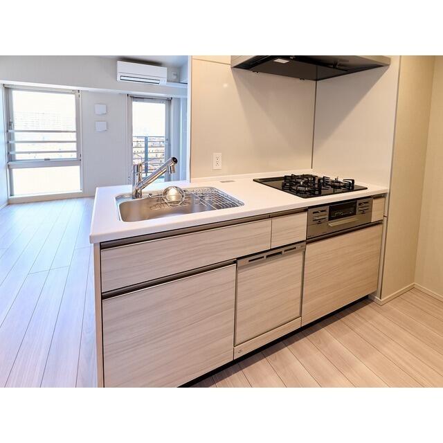 246000