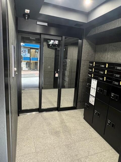 225000