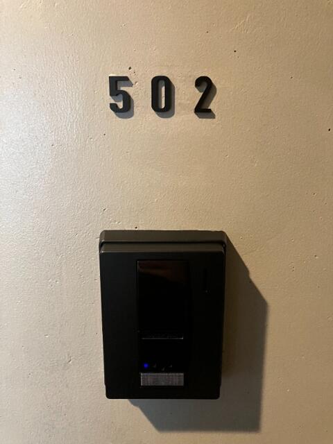 235000