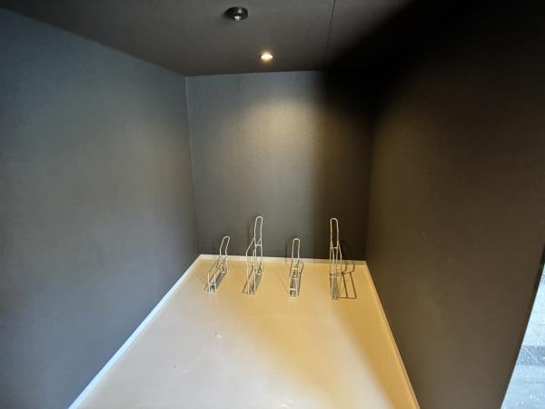 362000