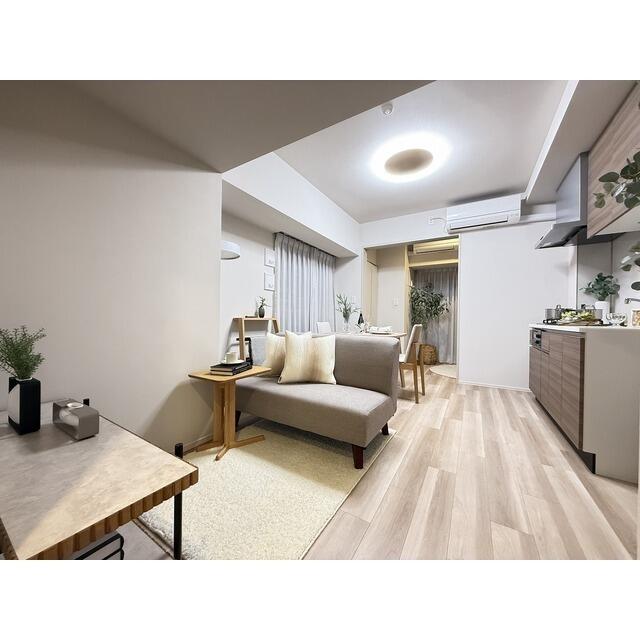 244000