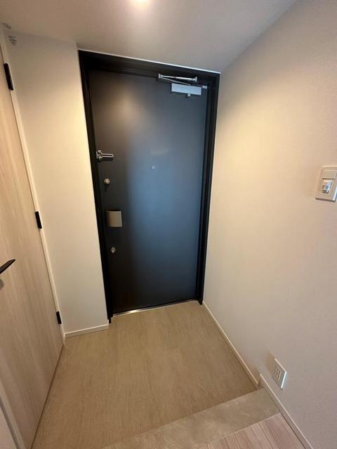 164000