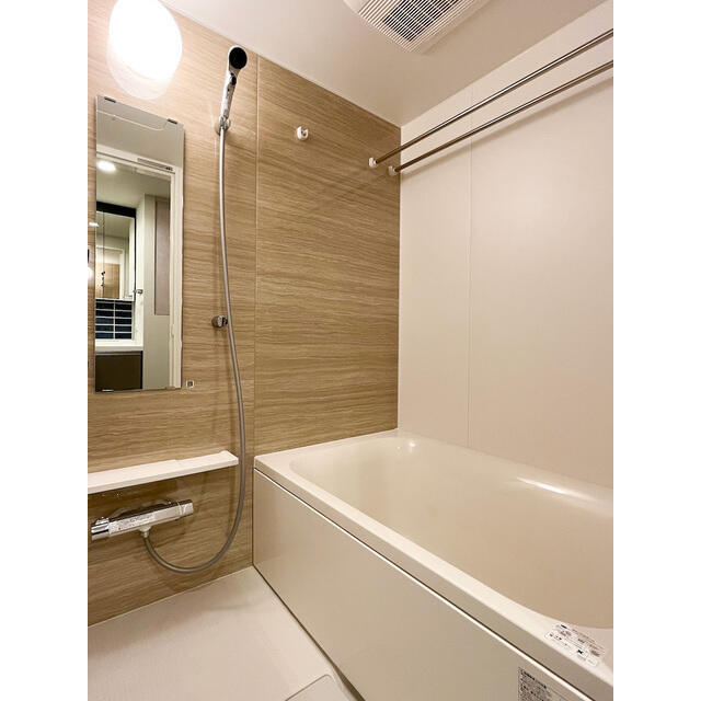 258000
