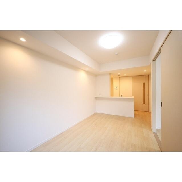 215000