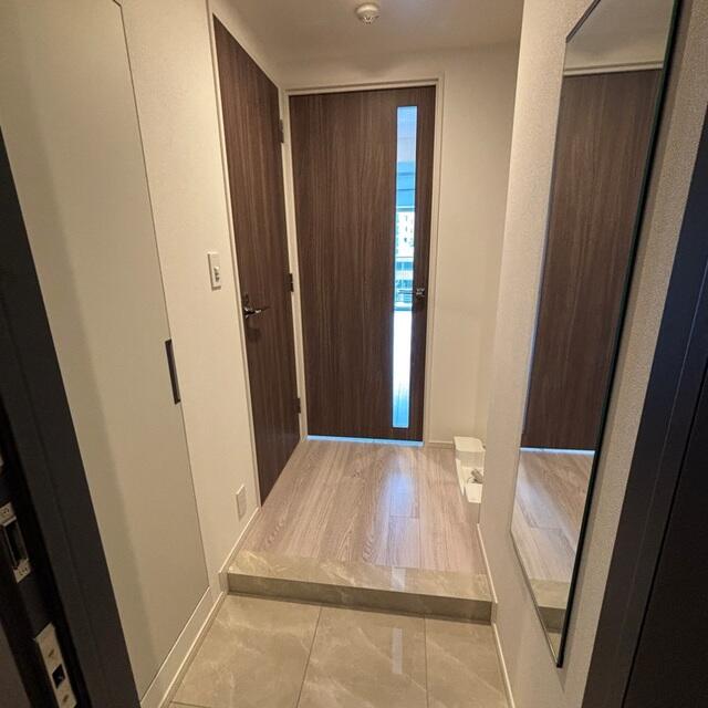 215000
