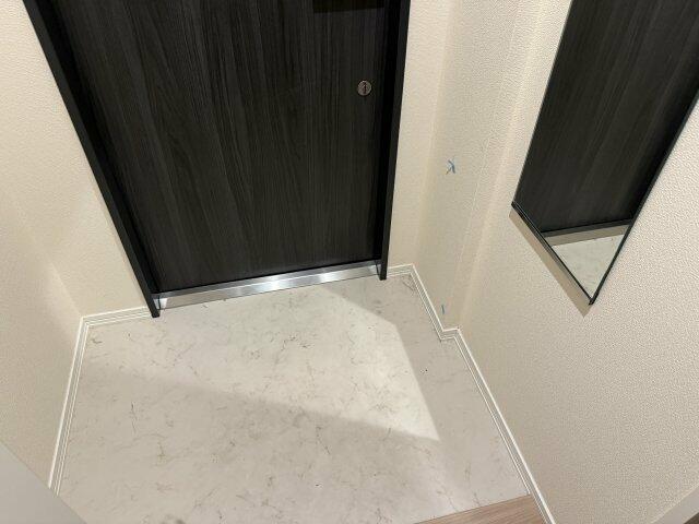 228000