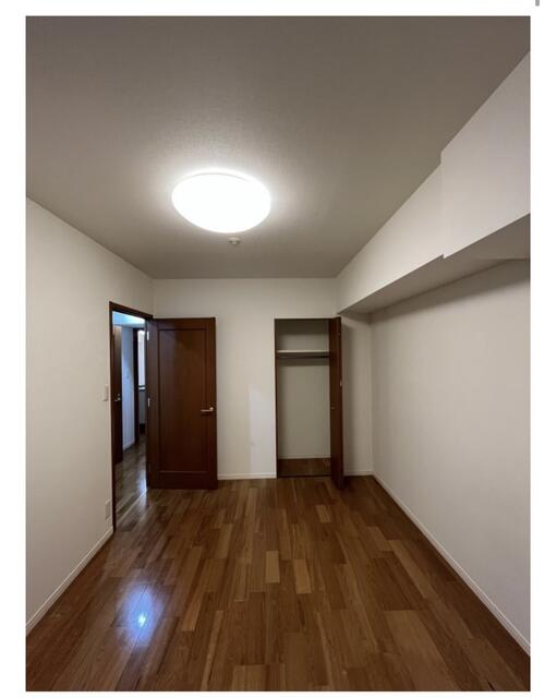 230000