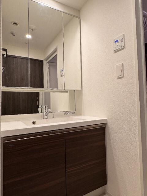 249000