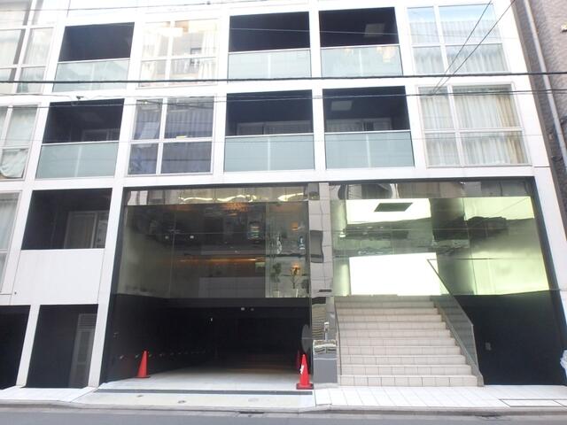225000