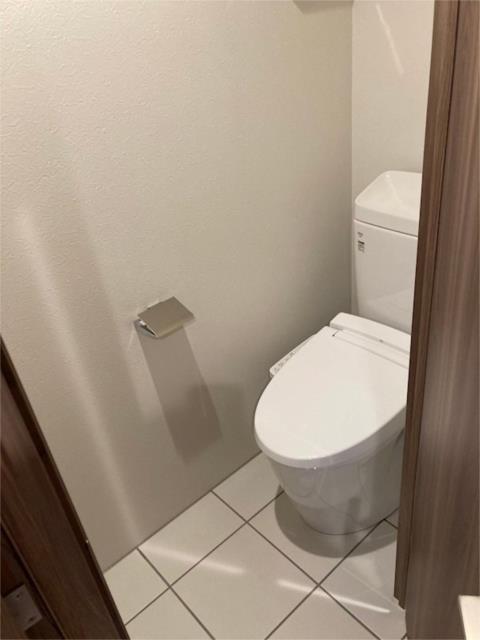 173000