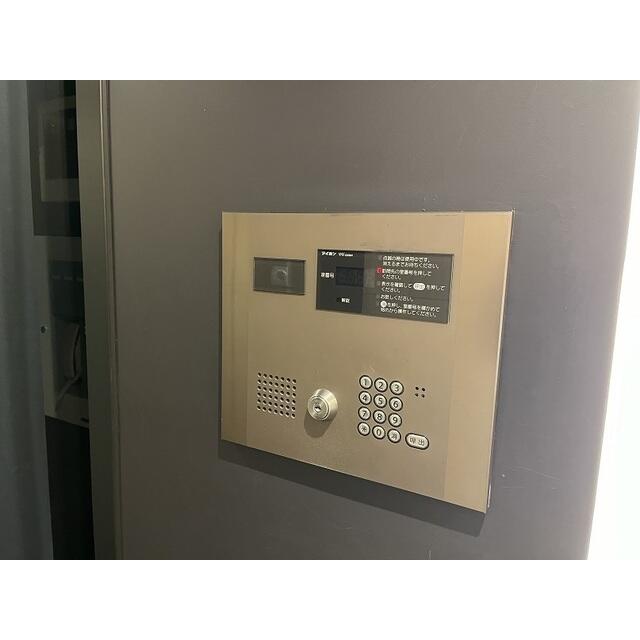 231000