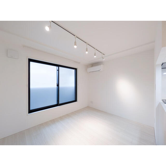 217000
