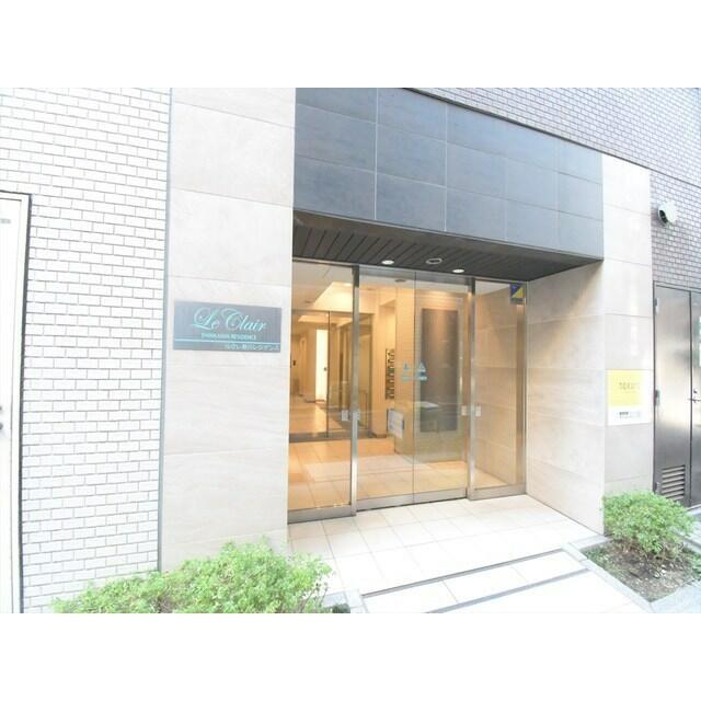 240000
