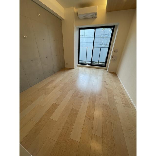 162000