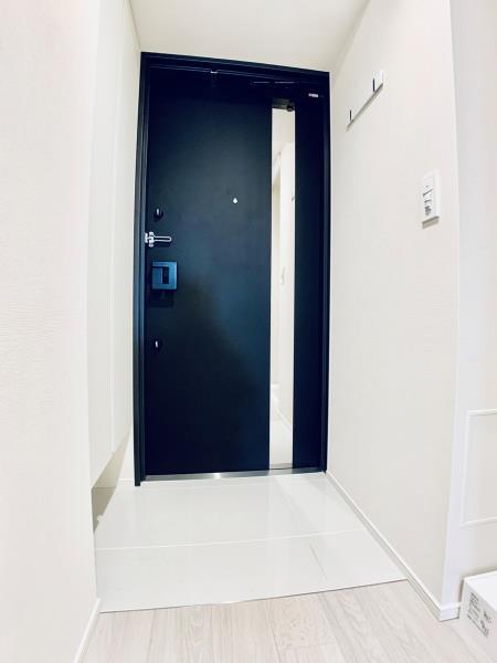 183000