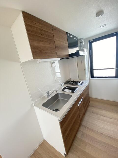 184000