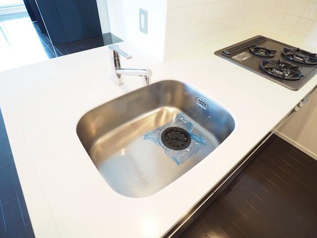 205000