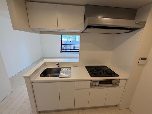 205000