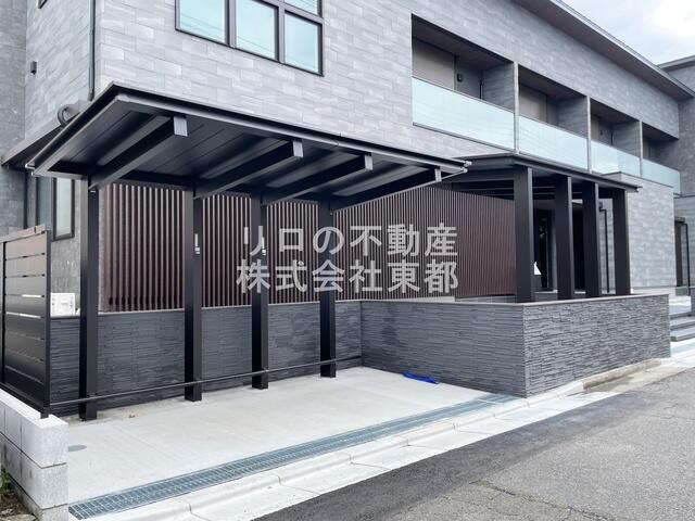 208000