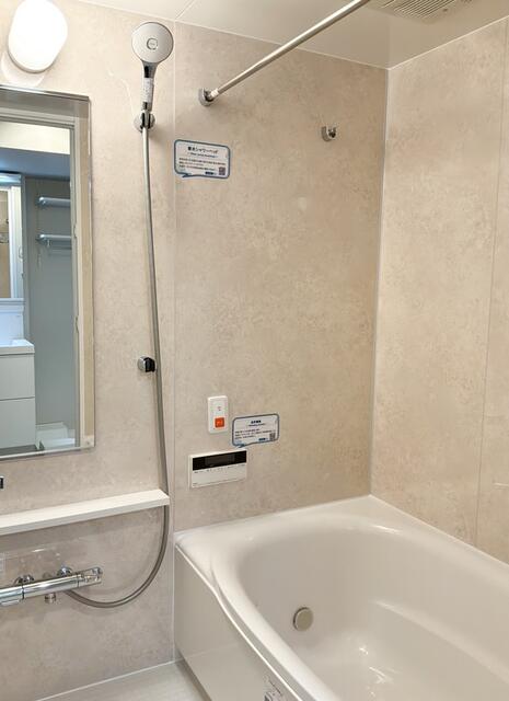 328000