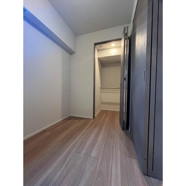 219000