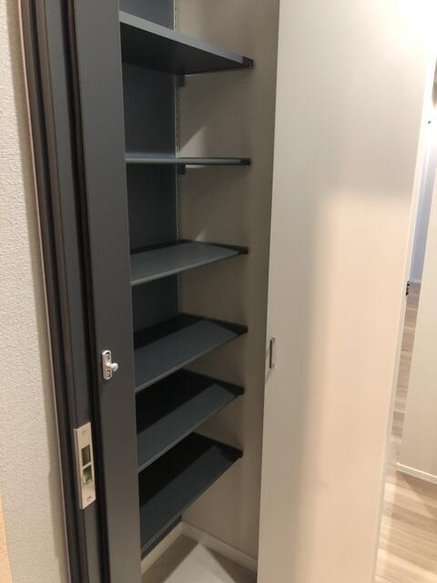 258000