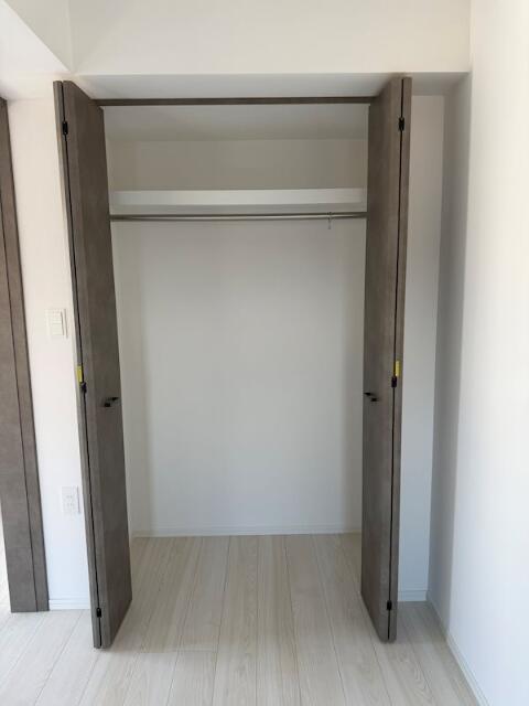 156000