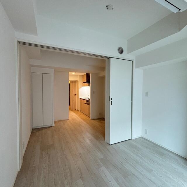156000