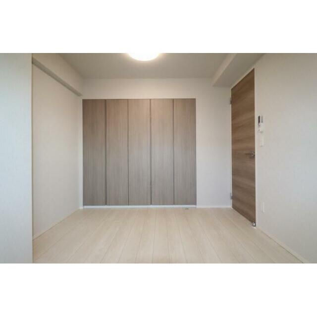 279000