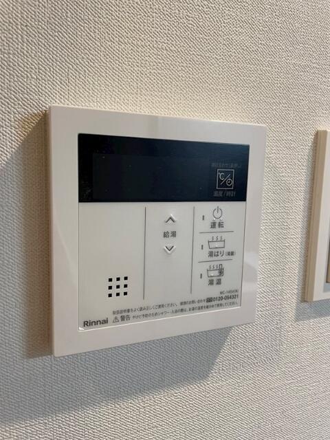 153000