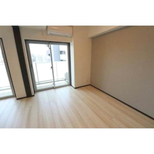 173000