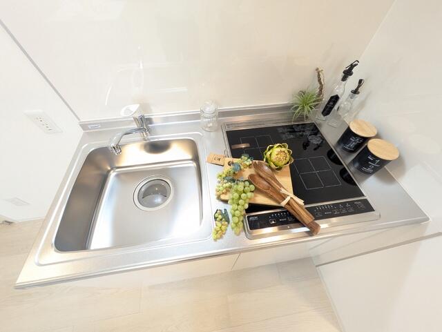 178000