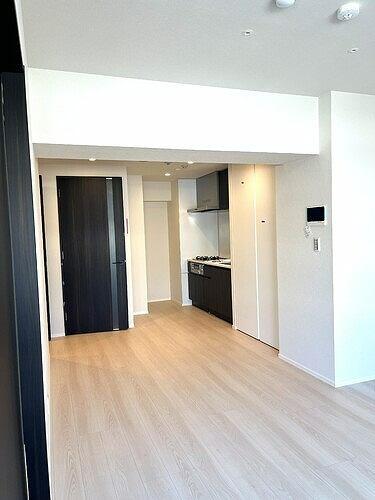 274000