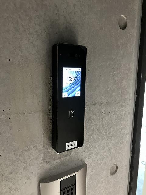 352000